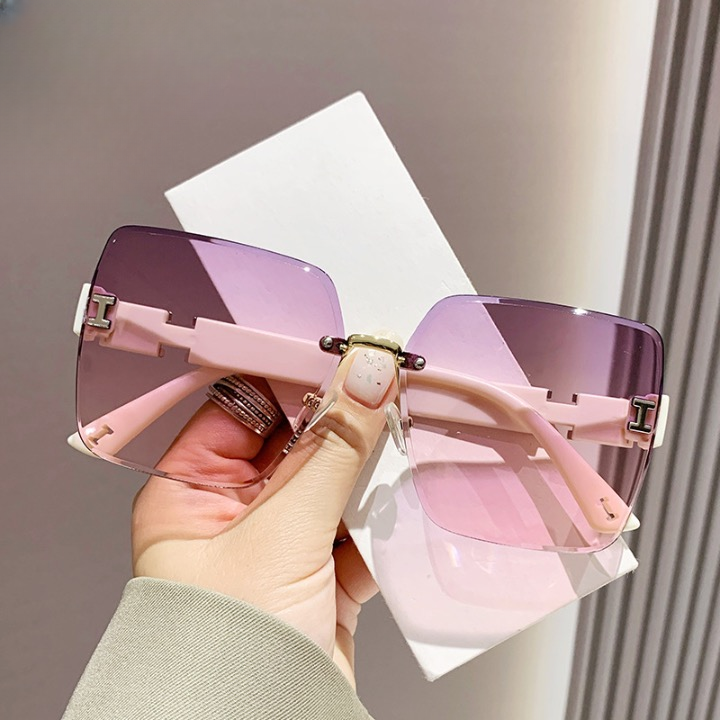 Lunettes de soleil carrées sans bords pour femmes